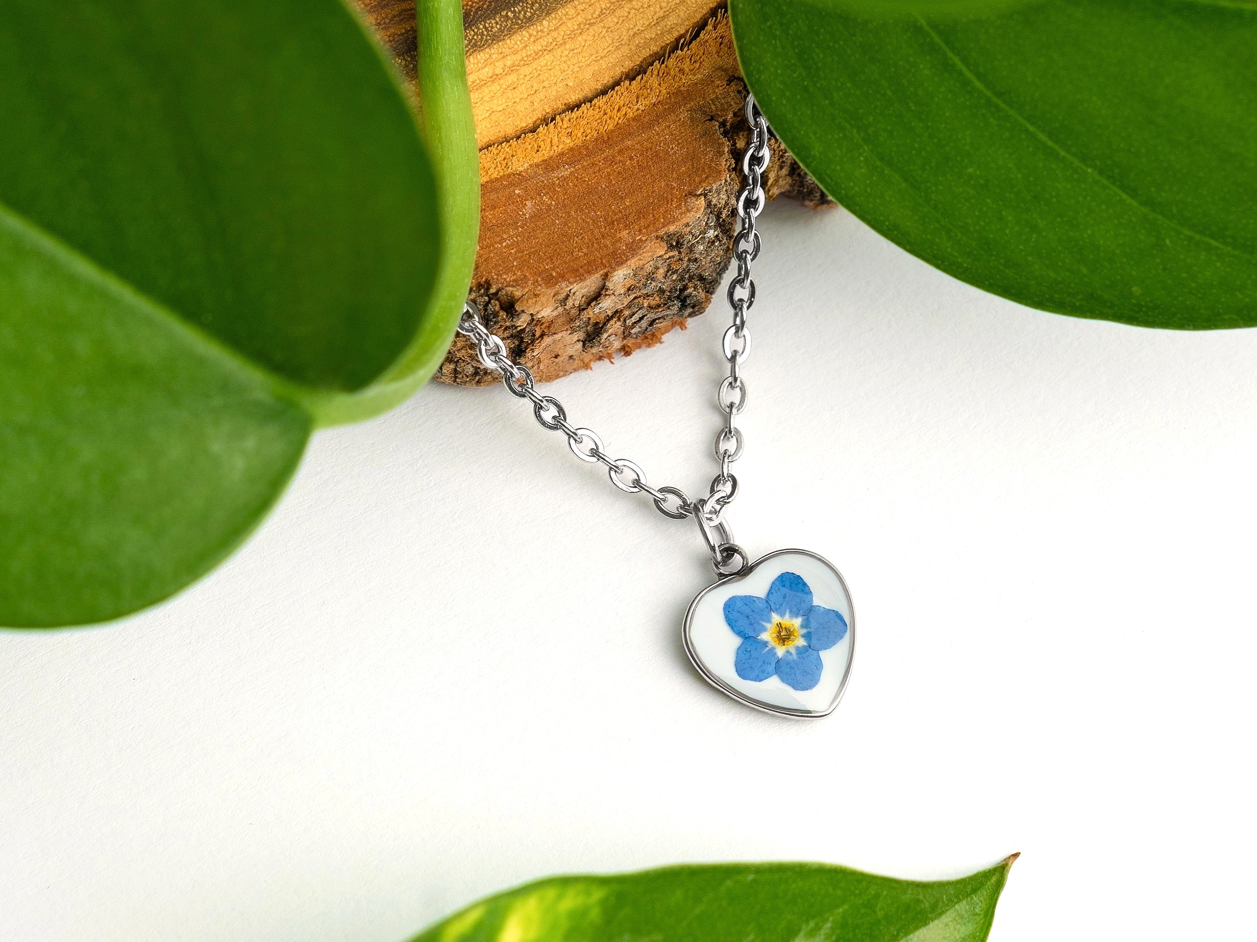 Květinový přívěsek s pomněnkami mountaino